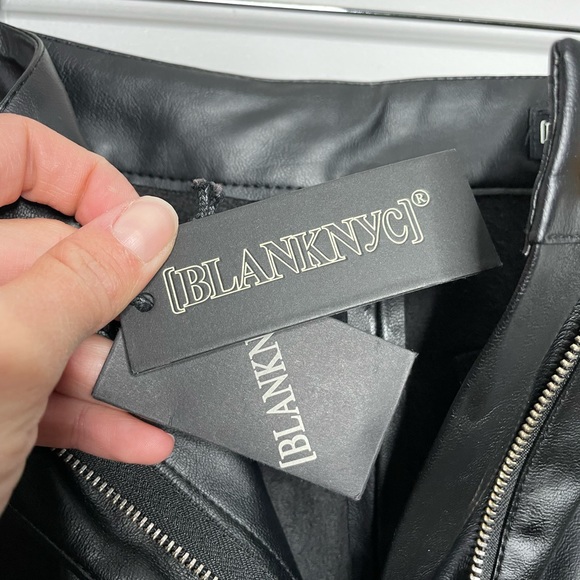 Blank NYC | NWT Pleated Carrot Leg Faux Leather Trousers 28 - Picture 5 of 10